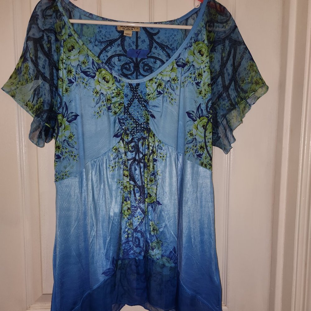 Women's flutter sleeve One World top 1x